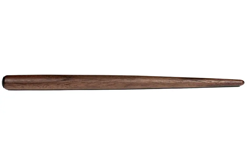 Walnut Wood Calligraphy Pen Holder – Ergonomic Design 1